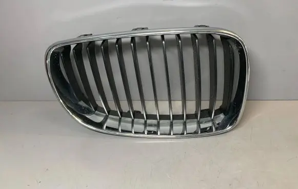 BMW 1 E81 E87 Front grill 7166440 51137166440