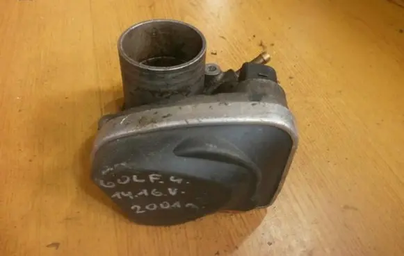 Volkswagen Golf IV Throttle valve 036133002E