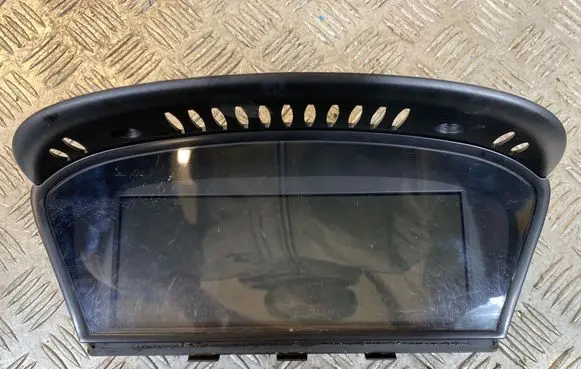 BMW 5 E60 E61 Screen/display/small screen 65826989396 6989396 A2C53124218