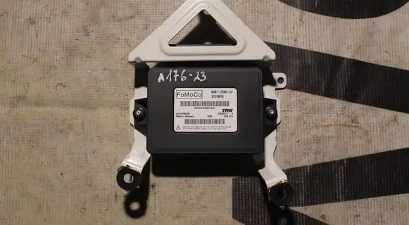 Volvo XC60 Hand brake control module 31318610