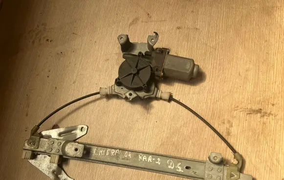 Nissan Primera Rear door window regulator with motor 400600
