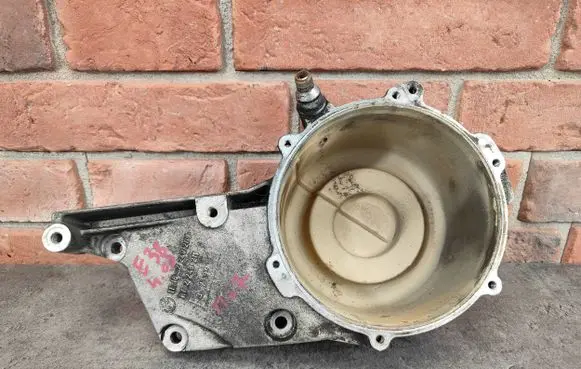 BMW 7 E38 Generator/alternator bracket 2248209