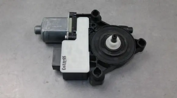 Seat Leon (5F) Rear door window regulator motor 5Q0959812A