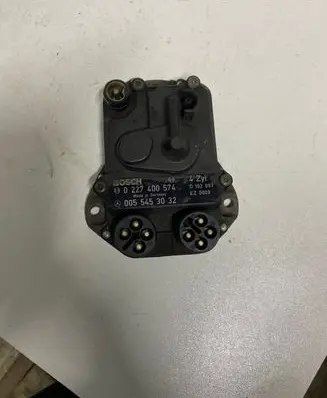 Mercedes-Benz E W124 Ignition amplifier control unit 0055453032 0227400574 0102093
