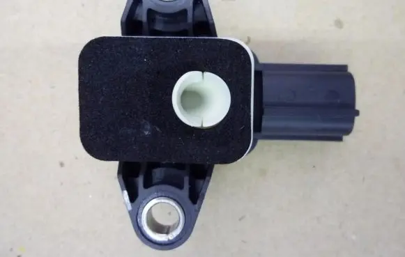 Volkswagen Polo V 6R Airbag deployment crash/impact sensor 1Q0955557 X618