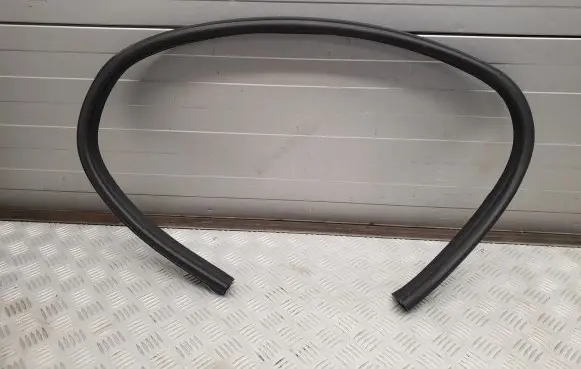 Mercedes-Benz SL R231 Rubber seal front door (on door) A2316970051