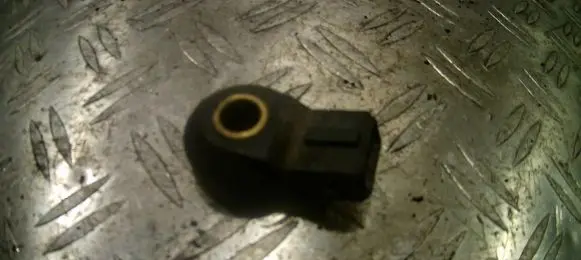 Volvo 850 Detonation knock sensor 0261231046