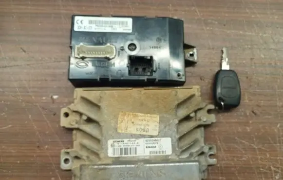 Renault Kangoo I Engine control unit/module 8200396037 S118301124 S118301124A