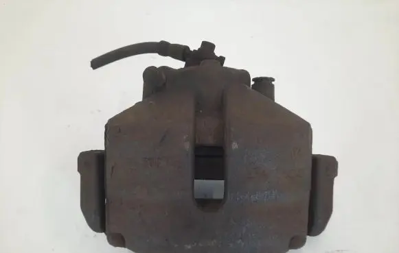 Volkswagen PASSAT B6 Front brake caliper