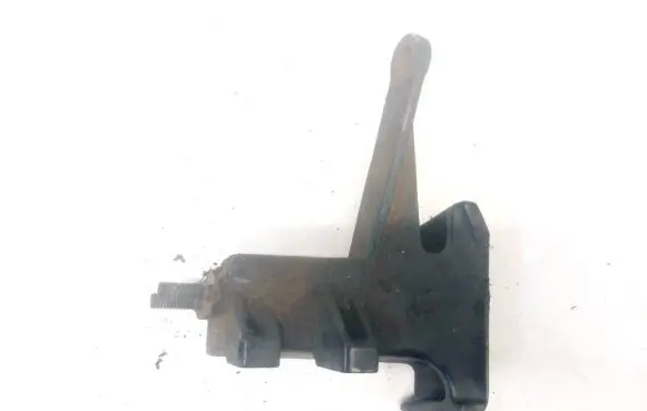 Volvo S80 Engine mounting bracket