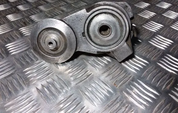 Saab 9-5 Generator/alternator belt tensioner 4898755