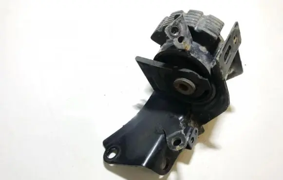 Toyota Corolla Verso AR10 Engine mount bracket