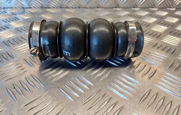 Intercooler hose/pipe