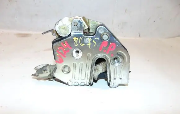 Mercedes-Benz E W124 Front door lock A1247201235