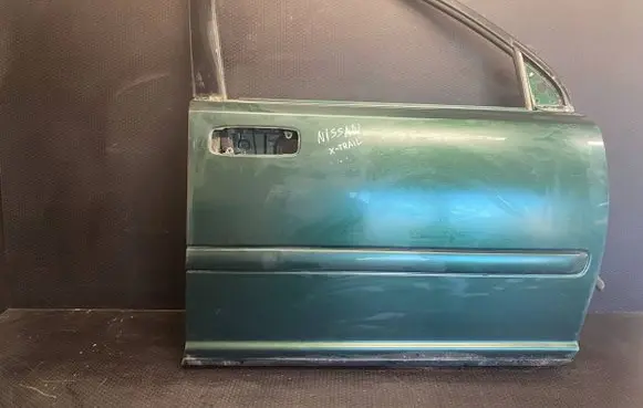 Nissan X-Trail T30 Front door