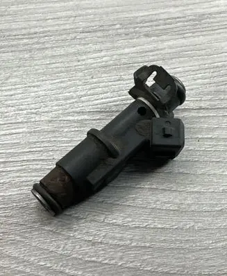 Peugeot 407 Fuel injector 01F003A 14451