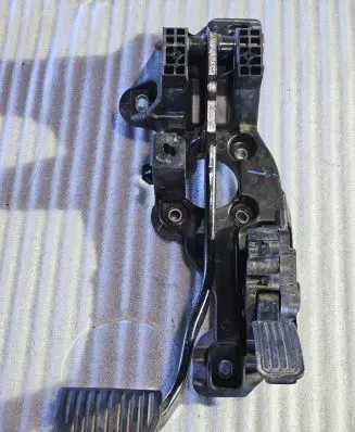 Ford Fusion II Pedal assembly 9F836K863G DG9C9F836AD FG9C9F856AD