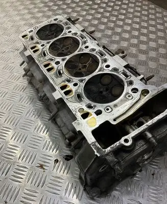 BMW 7 F01 F02 F03 F04 Engine head 7573940 7573937 11127573937