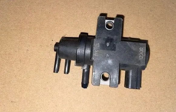 Honda CR-V Vacuum valve 70420812