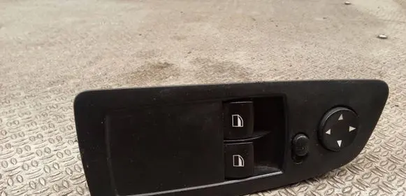 BMW 1 E81 E87 Electric window control switch 6970160