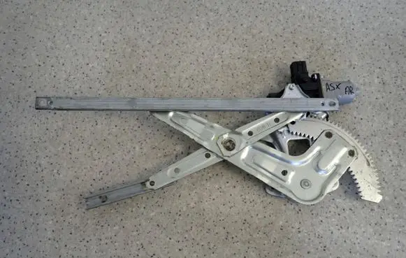 Mitsubishi ASX Front door window regulator with motor 