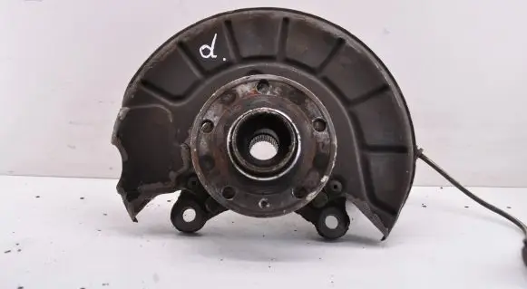 Volkswagen Touran II Front wheel hub