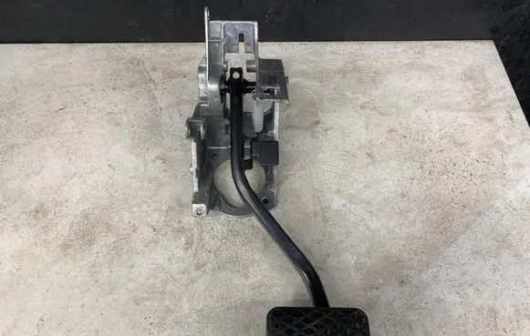 BMW 3 E90 E91 Brake pedal 6751975 6787110 67871171
