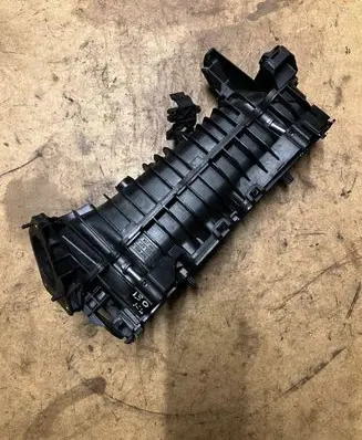 BMW 3 E90 E91 Intake manifold 7807991 8514771 8508406