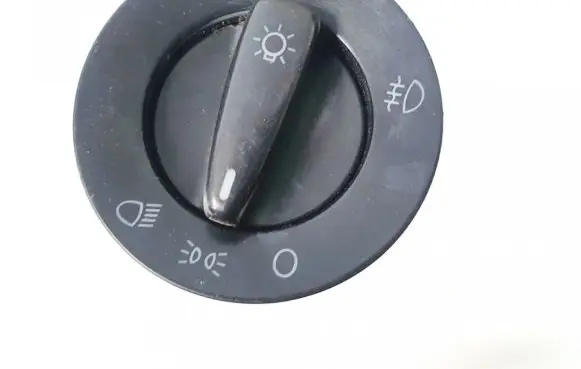 Volkswagen Golf IV Light switch c1t0749