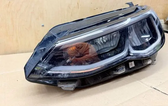 Volkswagen Golf VIII Headlight/headlamp 5H1941005C 90150890