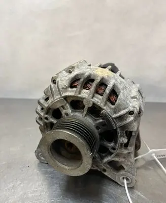 Dacia Sandero III Generator/alternator 8200810621