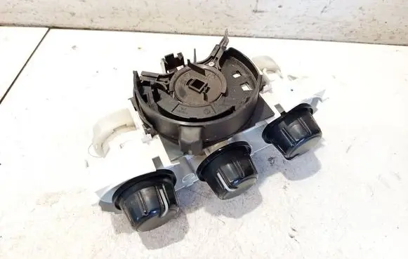 Toyota Hilux (AN10, AN20, AN30) Climate control unit
