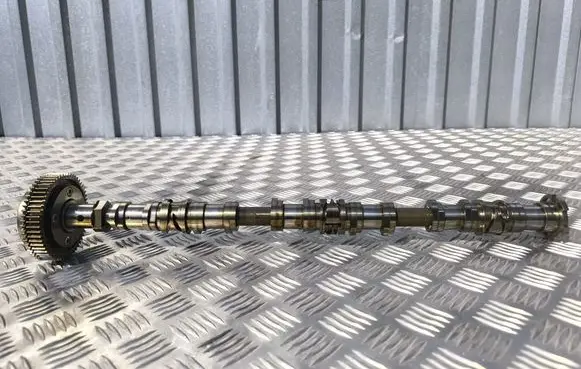 Mercedes-Benz GLS X167 Camshaft A2560508600 A2560501800