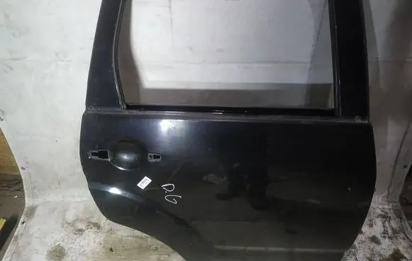Peugeot 4007 Rear door juodos