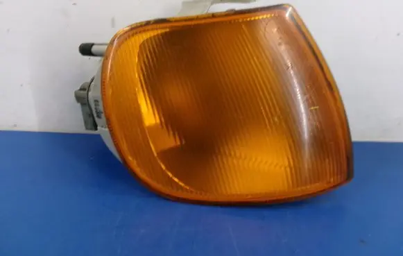 Volkswagen Polo III 6N 6N2 6NF Front indicator light 6N0953050B