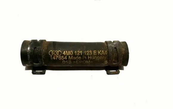 Audi Q7 4M Engine coolant pipe/hose 4M0121123E 147654