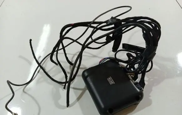 Nissan Micra Antenna control unit 10600