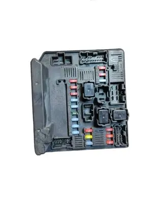 Nissan Qashqai Fuse module 519228324