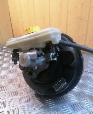 Skoda Superb B5 (3U) Master brake cylinder 320670094