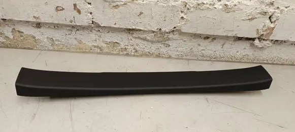 BMW i4 Tailgate trim 7487586