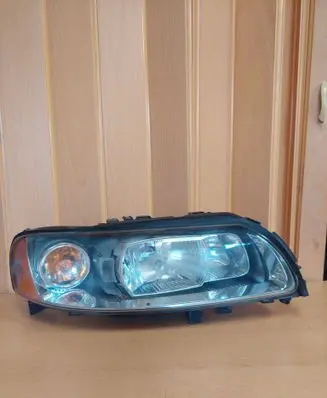Volvo V70 Headlight/headlamp 30698848 89900282