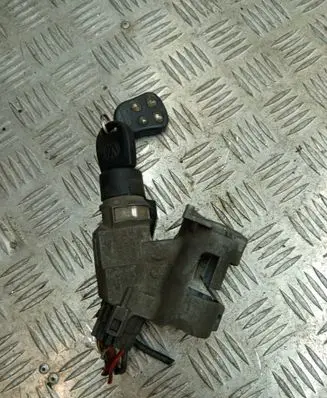 Volkswagen Golf IV Ignition lock 357905851F