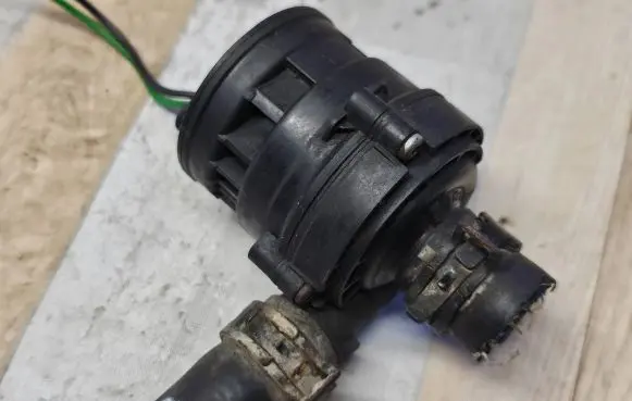 Nissan Qashqai Electric auxiliary coolant/water pump 09656951