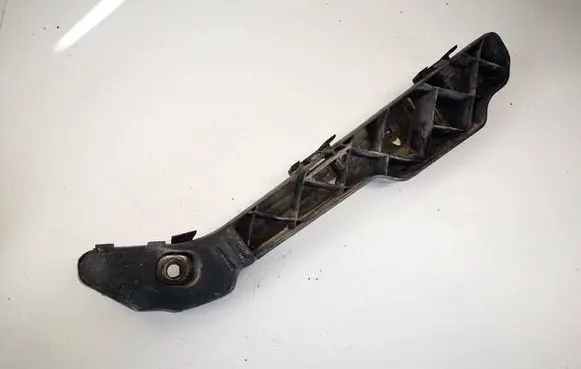 Front bumper mounting bracket