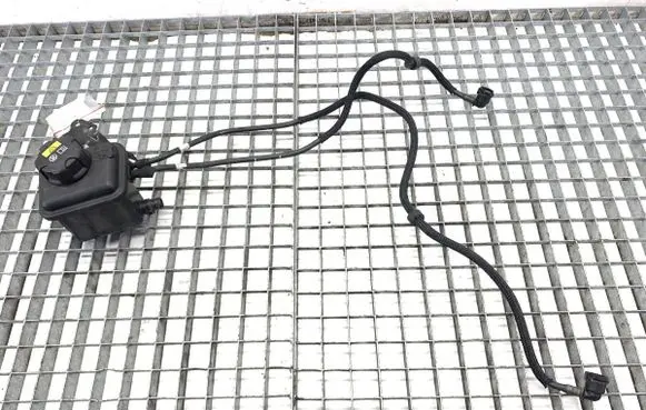 BMW 5 G30 G31 G38 Coolant expansion tank/reservoir 