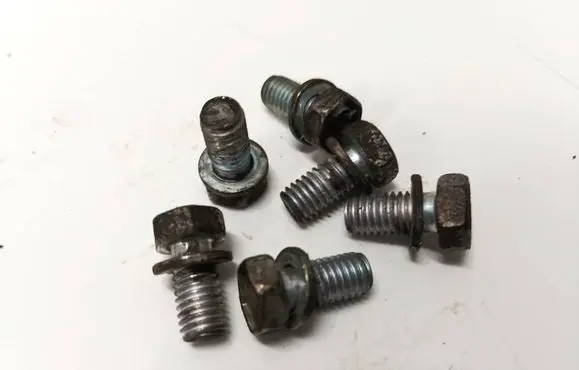 Toyota Corolla Verso AR10 Nuts/bolts 