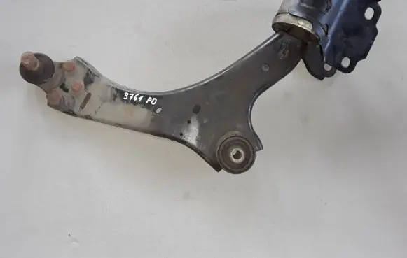 Volvo XC70 Front lower control arm/wishbone 31277346