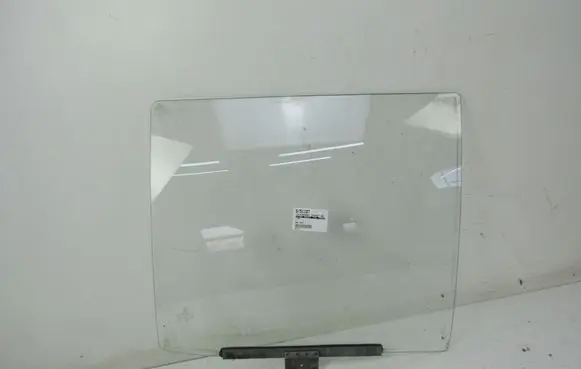 Volkswagen PASSAT Rear door window glass 