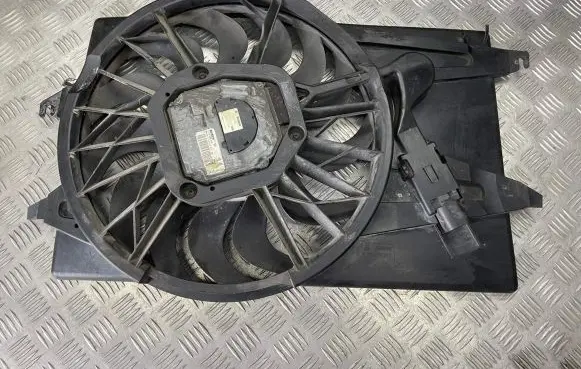 Coolant fan relay