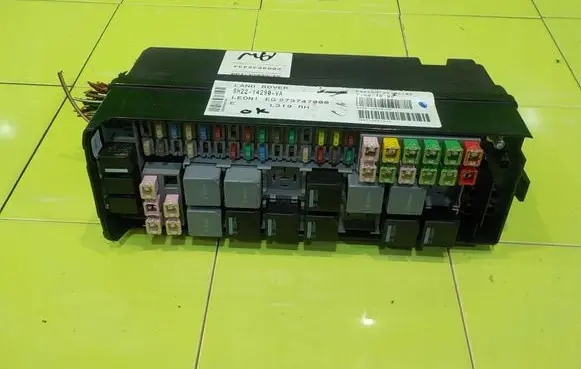 Land Rover Discovery 3 - LR3 Fuse box set 9H2214290VA BEZPIECZNIKOW